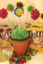 Baking with M&M's: Flower Cake Pops Bouquet