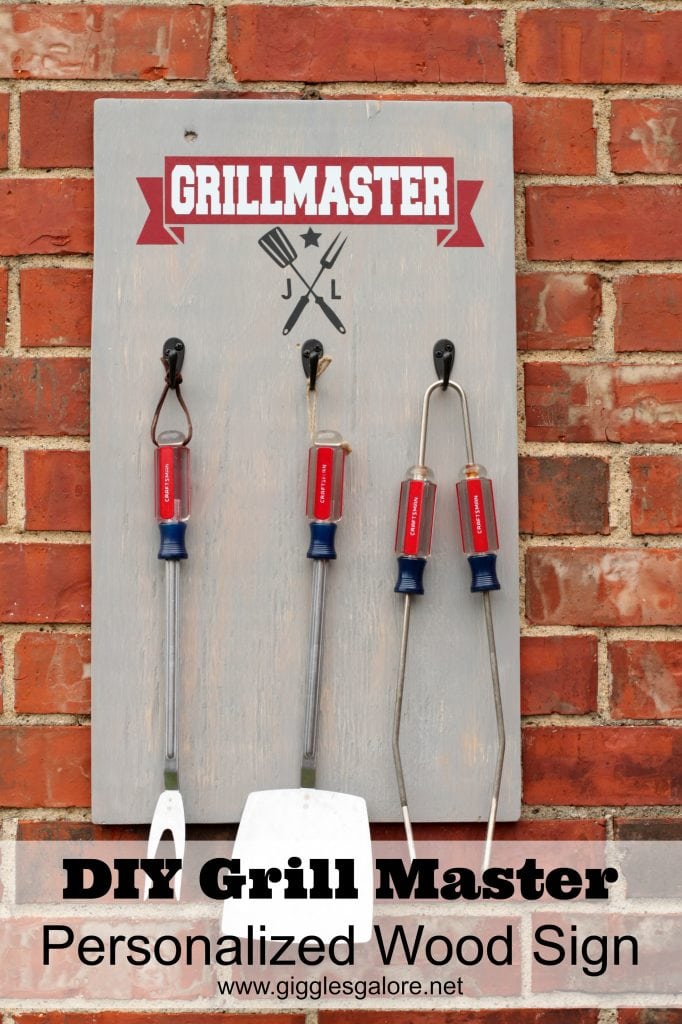 DIY-Grill-Master-Personalized-Wood-Sign_Giggles-Galore