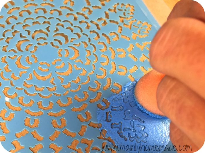 Stamping-Stencil-Homemade-wrapping-paper