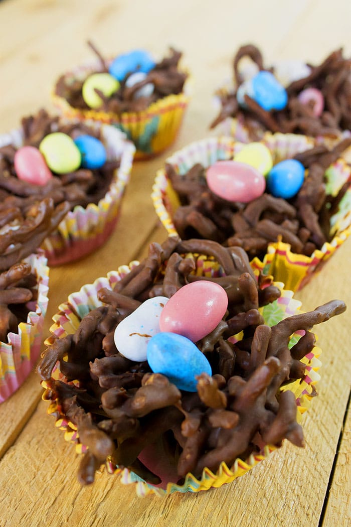 no Bake Easter Birds nest in cupcake liners