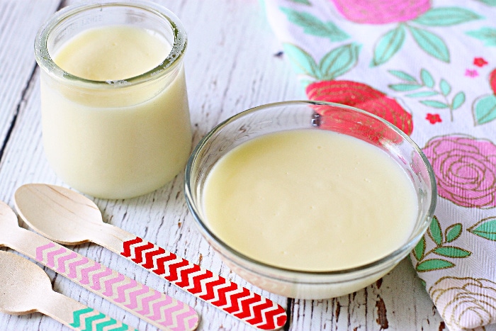 Easy Homemade Vanilla Pudding Recipe without using cornstarch to make it. #HomemadePudding #EasyPuddingRecipe #HowToMakePudding #pudding #vanilla